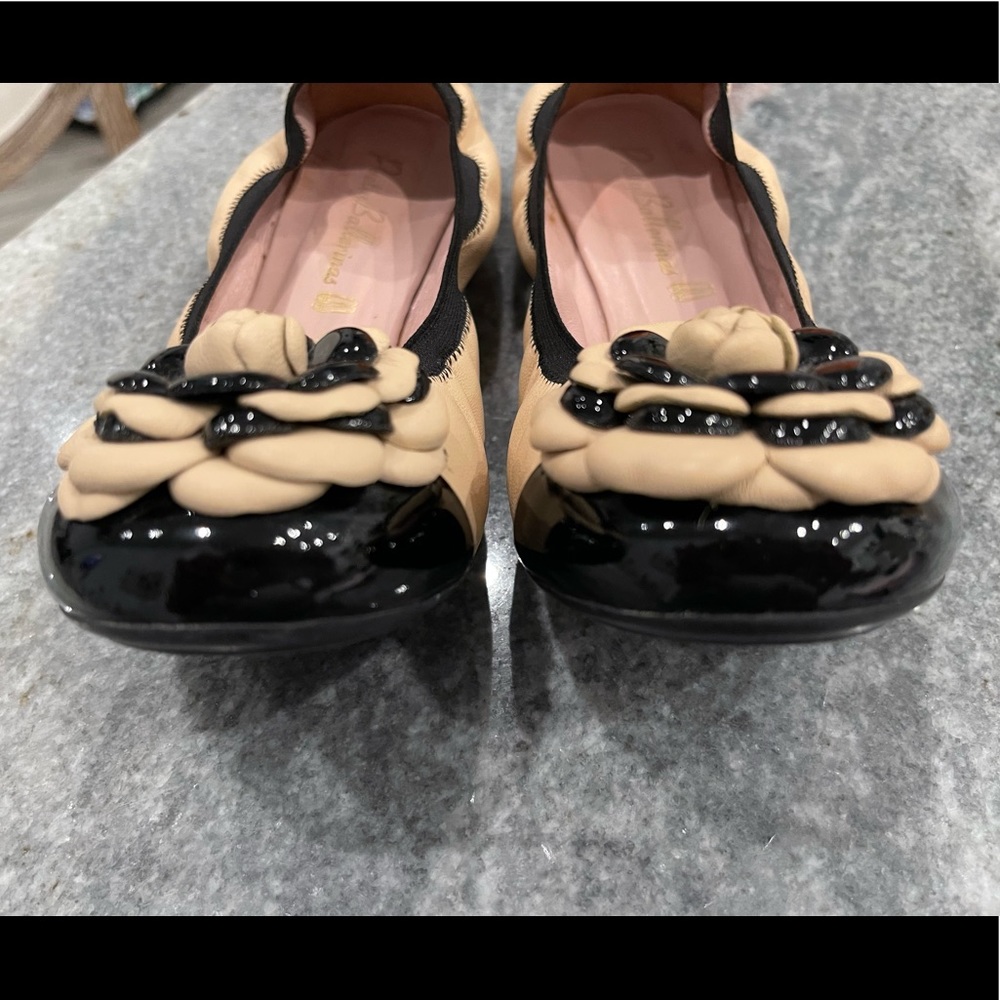 Pretty Ballerinas Classic Ballet flats in Cream & Black, Size 39 (8 - 8.5 US) - Picture 6 of 14